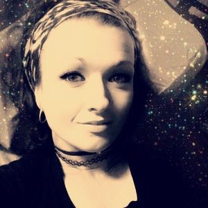 Meet your Posher, Dina